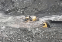 কয়লাখনির সুড়ঙ্গপথে ঢুকে পড়ল জল, আতঙ্ক