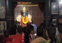 কালীপুজো উপলক্ষ্যে ভক্তদের ভিড় দুর্গাপুরের ভিড়িঙ্গী শ্মশান কালীবাড়িতে