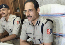 পুলিশ কমিশনারের নিরাপত্তার আশ্বাস, আশ্বস্ত হতে পারছেন না নির্যাতিতা মেডিক্যাল ছাত্রীর বাবা