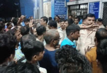 সাপে কামড়ানো কিশোরের চিকিৎসা করলোনা হাসপাতাল, মৃত্যু কিশোরের