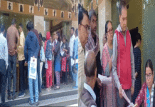 আসানসোল রবীন্দ্রভবনে এনুমারেশন ফর্ম জমা নেওয়ার অভিযোগ বিএলওর বিরুদ্ধে