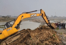 শুরু অজয়ের অস্থায়ী সেতু তৈরির কাজ