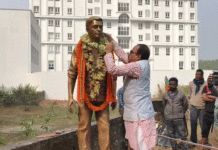 দলীয় নেতার শহীদ দিবসে বিজেপির এইপক্ষ ওইপক্ষের রাজনীতি!