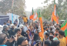 ফর্ম ৭ জমা দিতে না পারায় দুর্গাপুরে মহকুমাশাসক অফিস ঘেরাও বিজেপির
