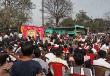 স্কুলছুট রুখতে ‘দুয়ারে স্কুল’