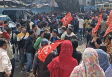 শহরকে আবর্জনামুক্ত করার দাবিতে পুরনিগমে সিপিএমের বিক্ষোভ