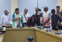 জেলায় আদিবাসী উন্নয়ন নিয়ে পরিদর্শনে জাতীয় তপশিলি জনজাতি কমিশন, নির্বাচন পরবর্তী হিংসা নিয়ে আশঙ্কায় স্মারকলিপি