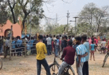 নাবালিকা গর্ভবতী, যুবককে গণপিটুনি স্থানীয়দের