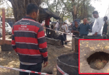 দুর্গাপুরে রাস্তার ধারে ধস নেমে আতঙ্ক