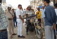 পানাগড় বাজারে ট্রাফিক পুলিশের তৎপরতা