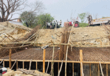 ঢালাইয়ের সময় ভেঙে পড়ল নির্মীয়মাণ সেতুর কাঠামো