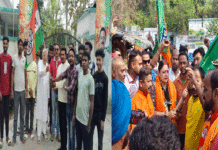 ভোট প্রচারের মধ্যেই চলছে দলবদল