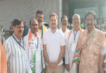 ভোট প্রচারের মাঝে অন্ডালে রাহুল গান্ধী