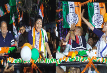 বার্নপুরে তাপস ব্যানার্জীর সমর্থনে সাংসদ সায়নী ঘোষের মেগা রোড-শো, জনতার ঢল