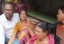 ভোট-পরবর্তী হিংসায় উত্তপ্ত নানুর: নিহতের পরিবারের পাশে তৃণমূলের প্রতিনিধি দল
