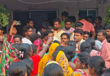 প্রেমিকার পরিবারের অত্যাচার ও ব্ল্যাকমেইল- যুবকের আত্মহত্যা, থানায় বিক্ষোভ