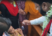 শিশুদের পালস পোলিও খাওয়ালেন খোদ বিধায়ক