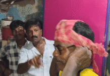 দুর্গাপুরে অবৈধ মদের ঠেকে বিজেপির হানা