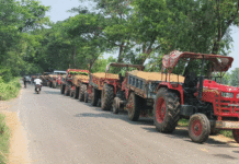 বালির অস্বাভাবিক মূল্যবৃদ্ধির প্রতিবাদ