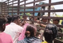 বিজেপি নেতার গ্রেফতারের দাবিতে অন্ডাল থানায় মহিলাদের বিক্ষোভ