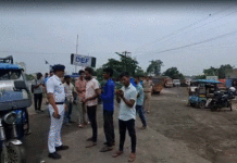 শহরে টোটোর বিরুদ্ধে ট্রাফিক অভিযান